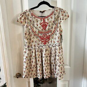 NWT Vineet Bahl Embroidered Blouse Size XL Color Cream Red
